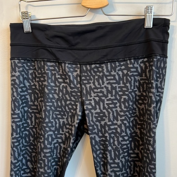 Lululemon Run Inspire II Cropped Leggings SZ 8 - Picture 4 of 9
